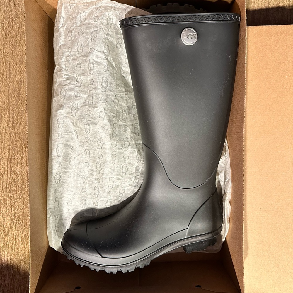 UGG Shelby Matte Rainboot